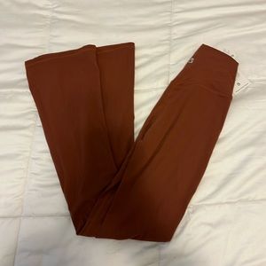 Buff Bunny Flare Leggings